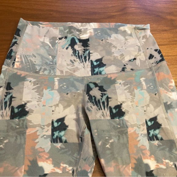 Lululemon Wunder Under Crop High-Rise *Roll Down Scallop Full-On Luxtreme 23" - Picture 9 of 9